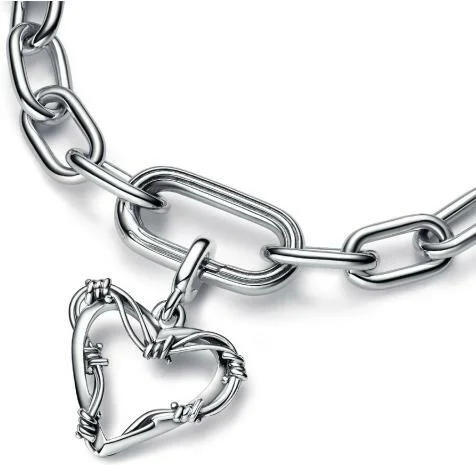 Médaillon Cœur Barbelé argenté Pandora ME vue 3