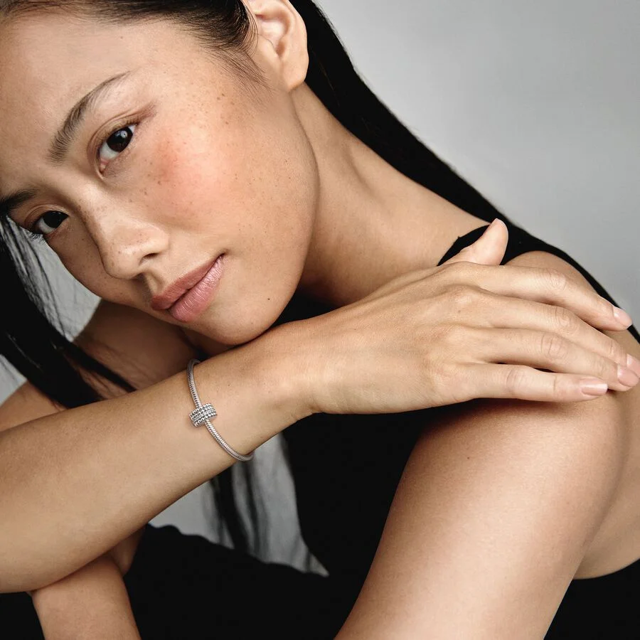 Clip Charm Perlé Pandora Moments en Argent 925/1000 - Réf. 797520CZ - Pour Femme vue 2