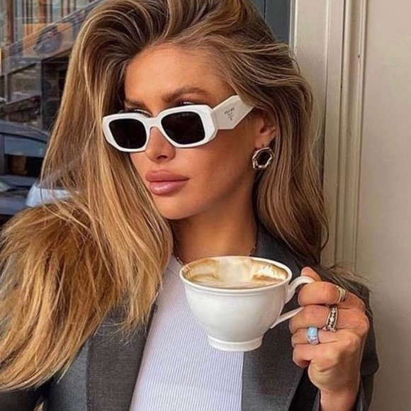 Lunettes de soleil Prada Symbole PR 17WS forme rectangulaire - Blanc vue 4