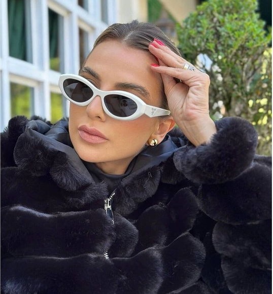 Lunettes de soleil Prada Symbole PR 26ZS Ovales en acétate - Blanc vue 4