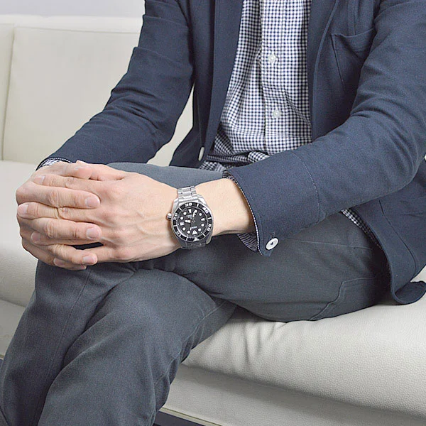 Montre Seiko Diver's Submariner SBDC031J1 Homme en acier, cadran noir vue 3