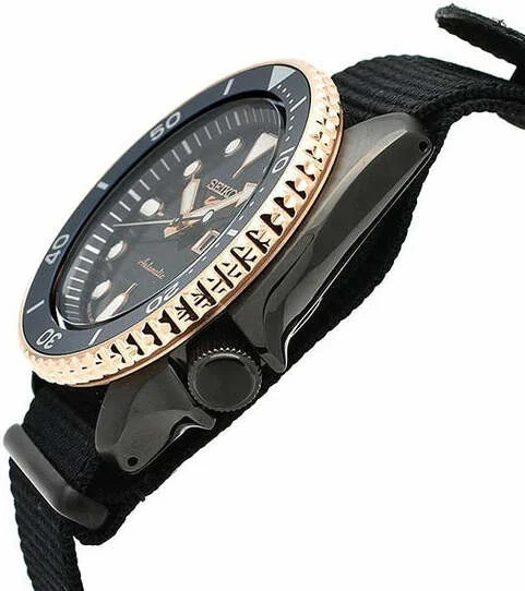 Montre Homme Seiko 5 Sports SBSA098 Automatique - Cadran Bleu, Boîtier Noir & Bracelet NATO Noir vue 2