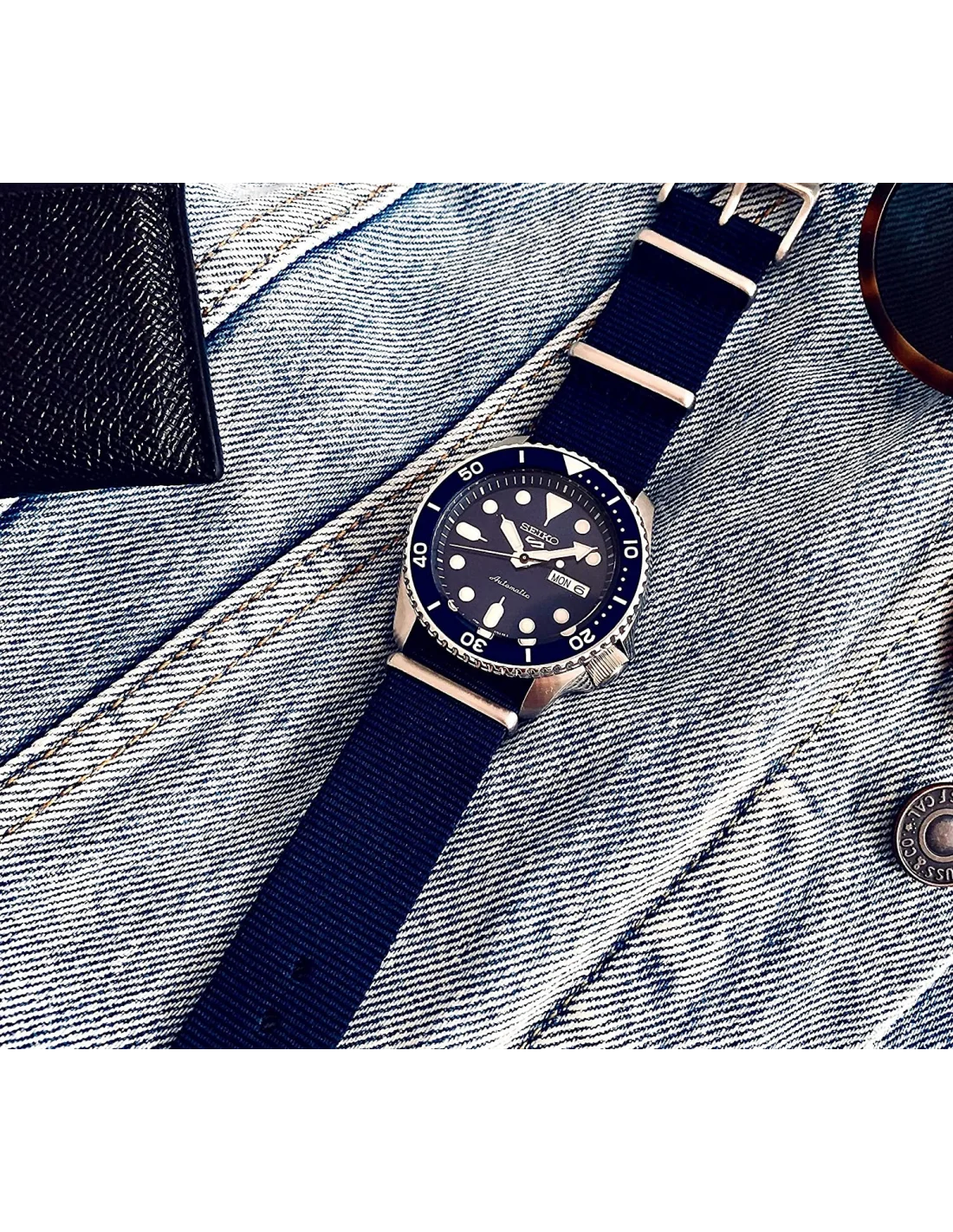 Montre Seiko 5 Sports SRPD51K2 Automatique Homme - Cadran Bleu, Bracelet NATO Bleu vue 3