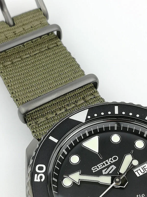 Montre Seiko 5 SRPD65K4 Automatique Homme - Boîtier Nylon Noir, Cadran Noir, Bracelet NATO Vert vue 3