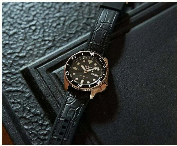 Montre Seiko 5 Sports SRPD76K1 Automatique Homme - Boîtier Or Rose, Cadran Noir, Bracelet Acier vue 2