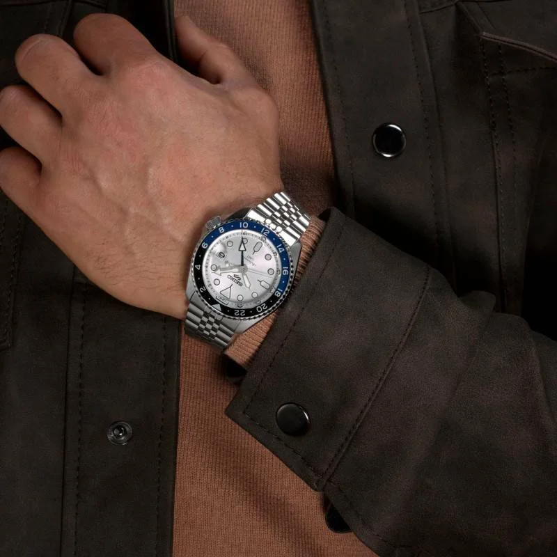 Montre Seiko SSK033K1 GMT Automatique Homme Cadran Blanc Acier Inoxydable vue 3