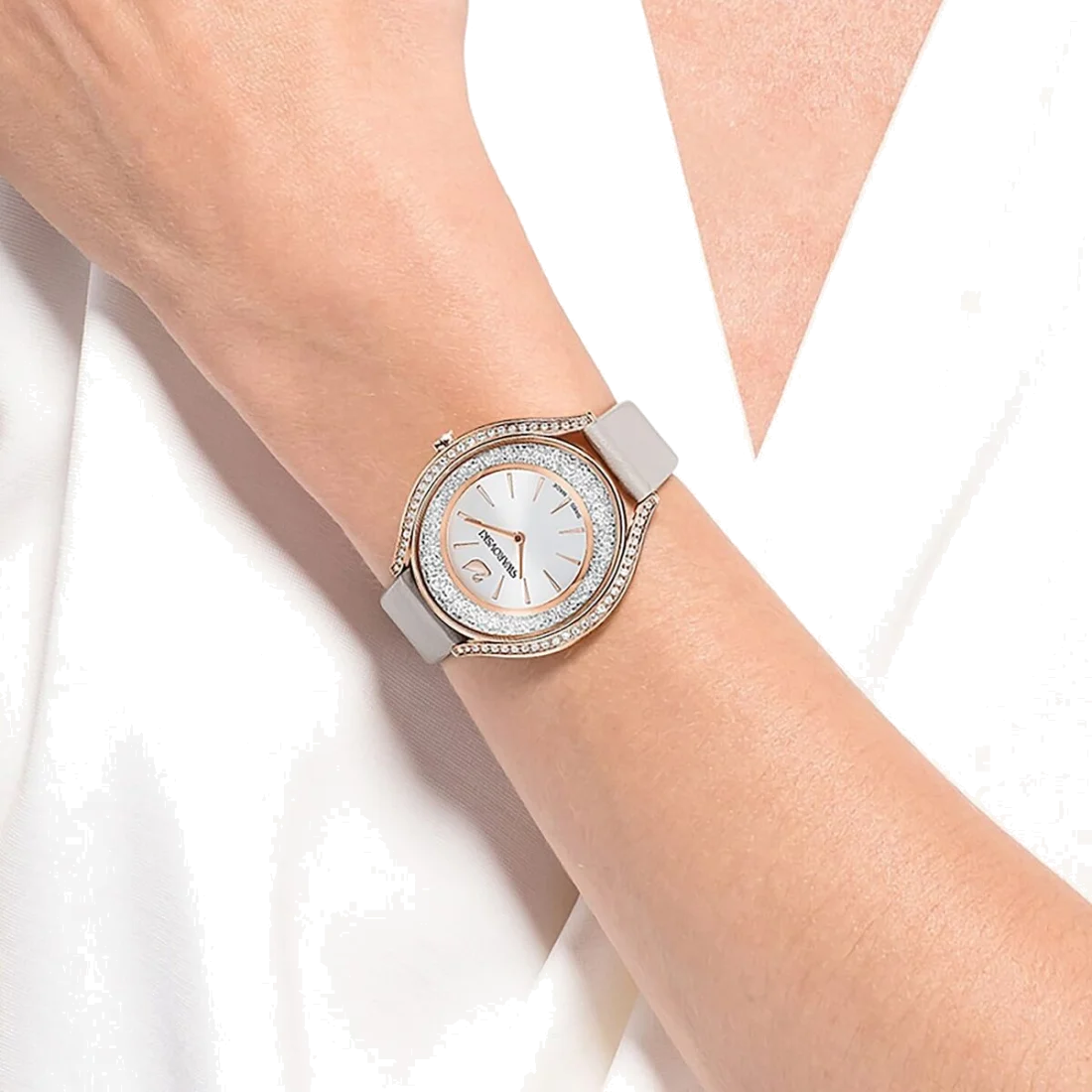 Montre Femme Swarovski Crystalline Aura 5519450 Cadran Cristaux, Boîtier Or Rose, Bracelet Cuir Beige vue 3