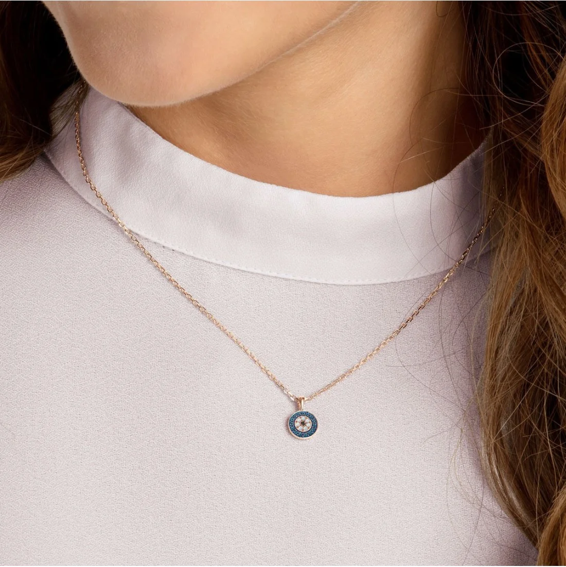 Collier Swarovski Luckily 5468919 en or rose avec cristaux bleus pour femme vue 4