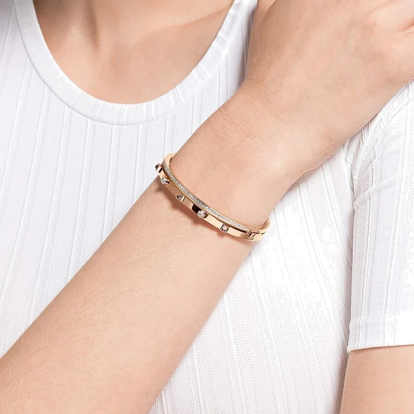 Bracelet jonc Swarovski 5555746 en métal plaqué or rose avec cristaux, pour femme vue 4