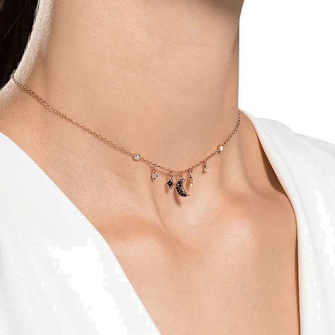 Collier Swarovski Symbolic Moon 5429737 en plaqué or rose avec cristaux noirs et blancs pour femme vue 4