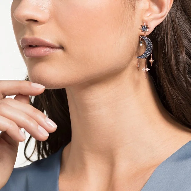 Boucles d'oreilles Swarovski Symbolic 5489536 en plaqué or rose et cristaux noir pour femme vue 4