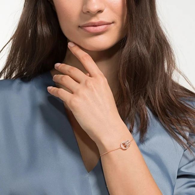 Bracelet Swarovski Further 5501092 pour femme, plaqué or rose avec cristaux blancs vue 3