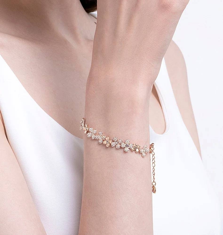 Bracelet Swarovski Elderflower 5253672 en métal plaqué or rose avec cristaux pour femme vue 2