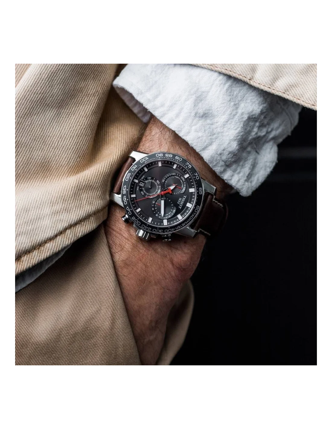 Montre Tissot Supersport Chrono T1256171605101 bracelet en cuir vue 4