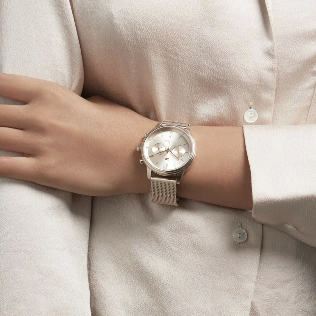 Montre Femme Tommy Hilfiger 1782303 - Boîtier Or Rose 38mm & Bracelet Maille Milanaise vue 4