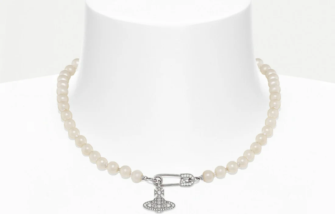 Collier Vivienne Westwood Lucrece Pearl - Réf. 111590S - Épingle à nourrice argentée et perles vue 2