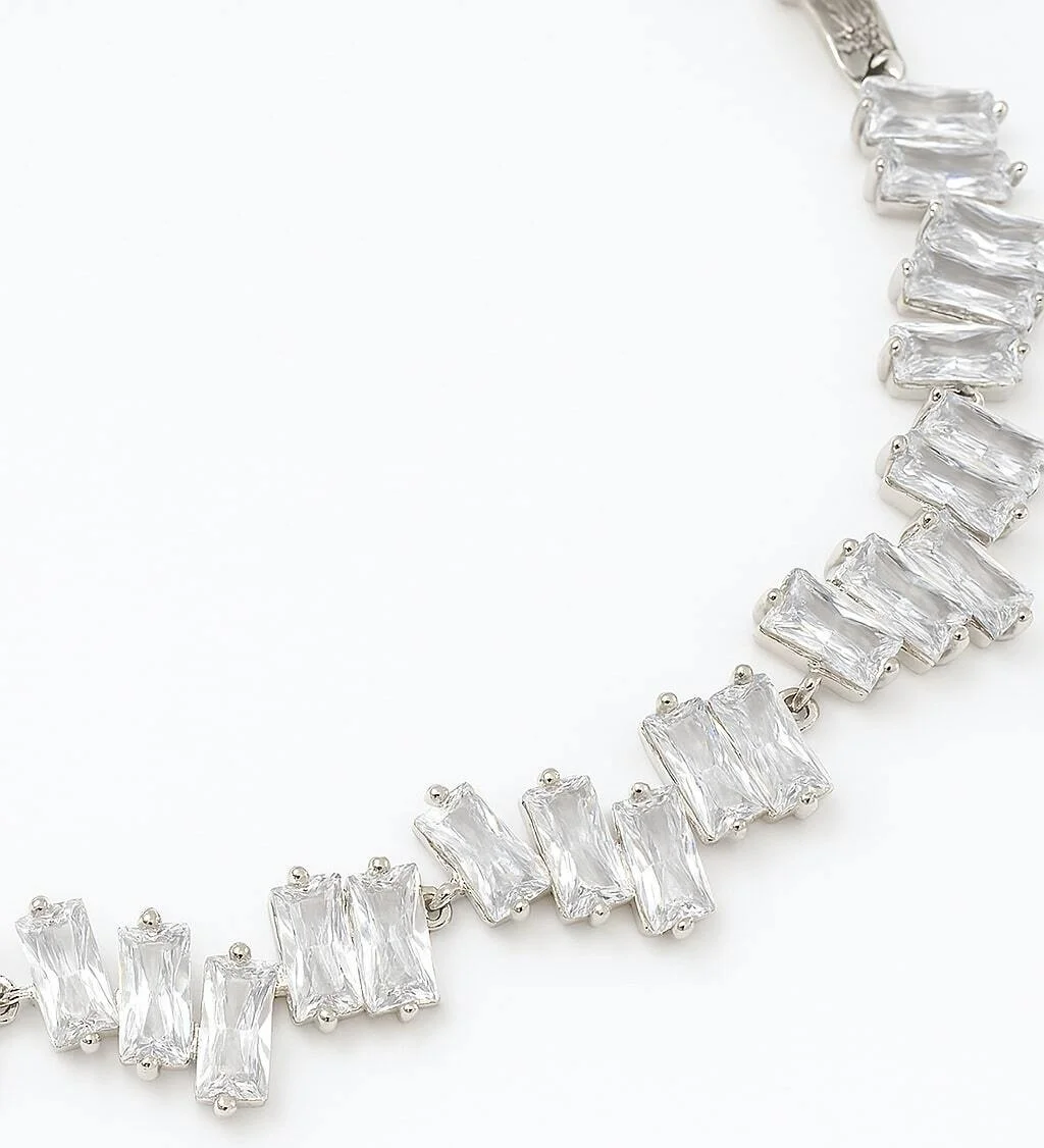 Collier ras de cou Vivienne Westwood argenté avec cristaux baguette - Réf. 112242 - Pour femme vue 2